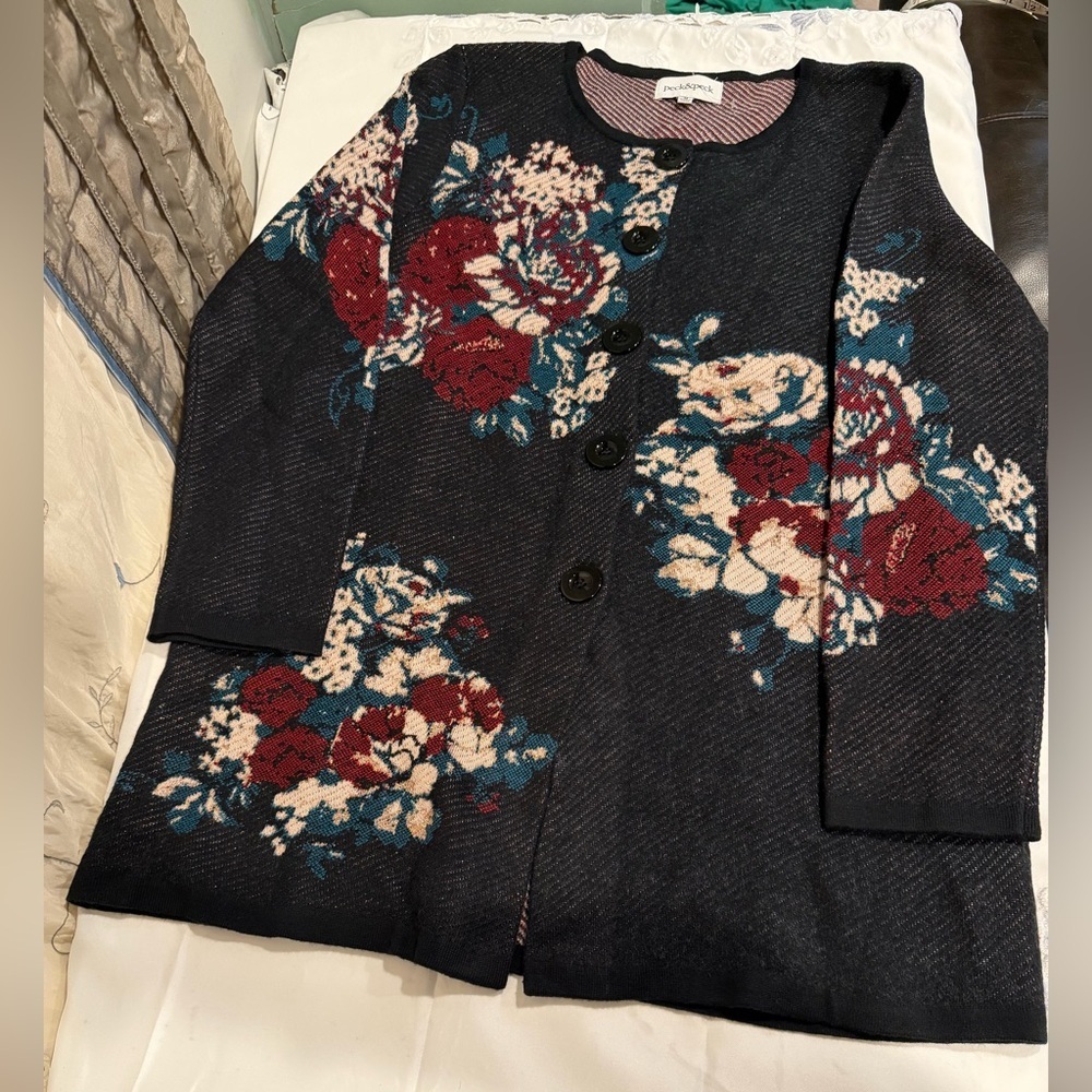 Peck & Peck Black Cardigan with Floral Pattern - Picture 4 of 10